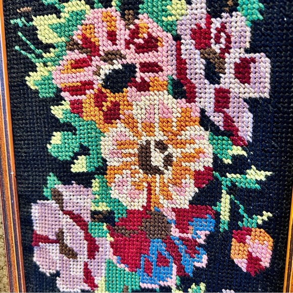 Vintage 60s/70s Black Contrast Floral Needlepoint Art Wall Hanging Picture - Picture 3 of 6